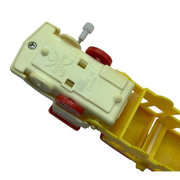 Vtg BANDAI Wind-Up Toy Train Engine With Carriages 5" Long Red Yellow WORKS - Picture 4 of 8